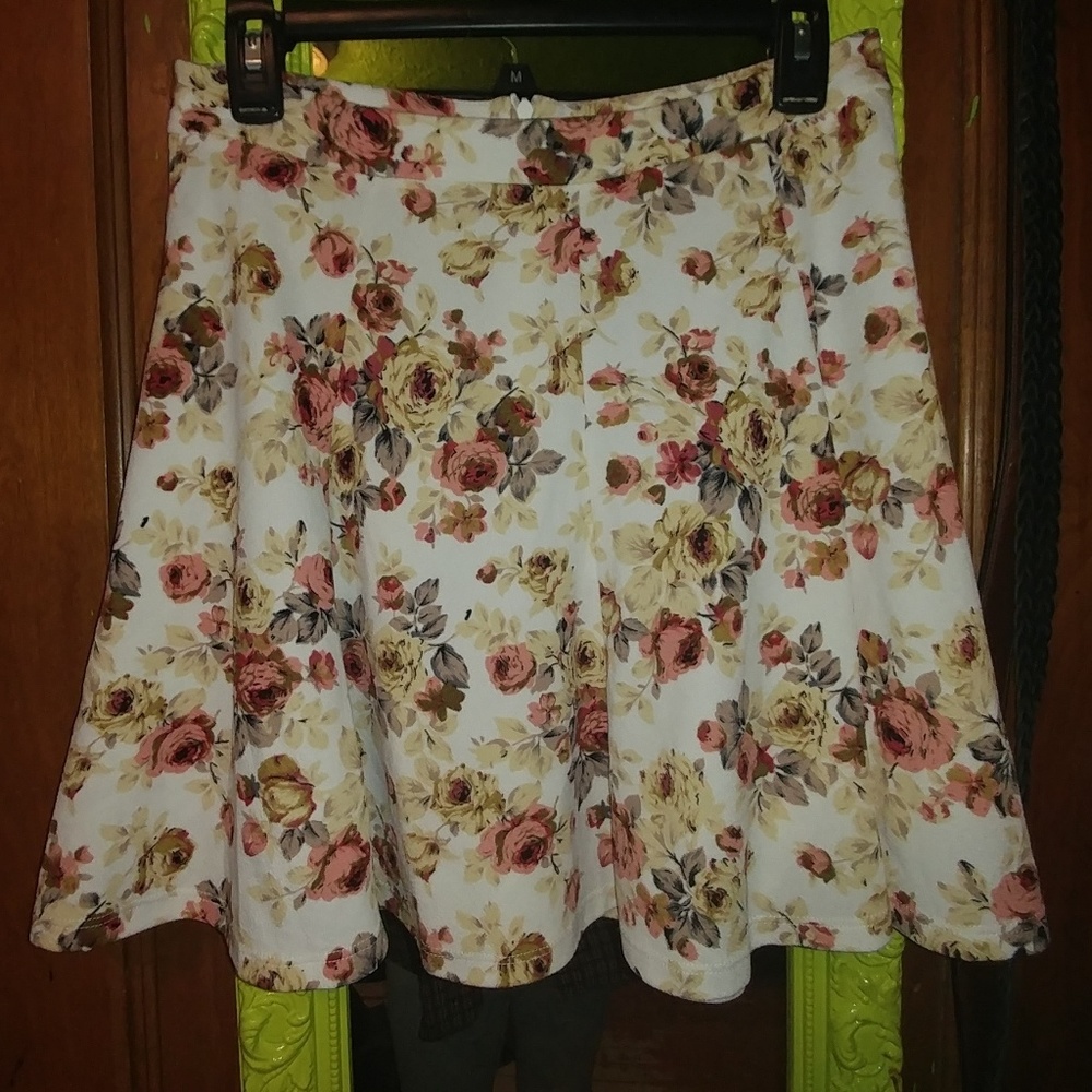 LUSH rose patterned flowy mini skirt